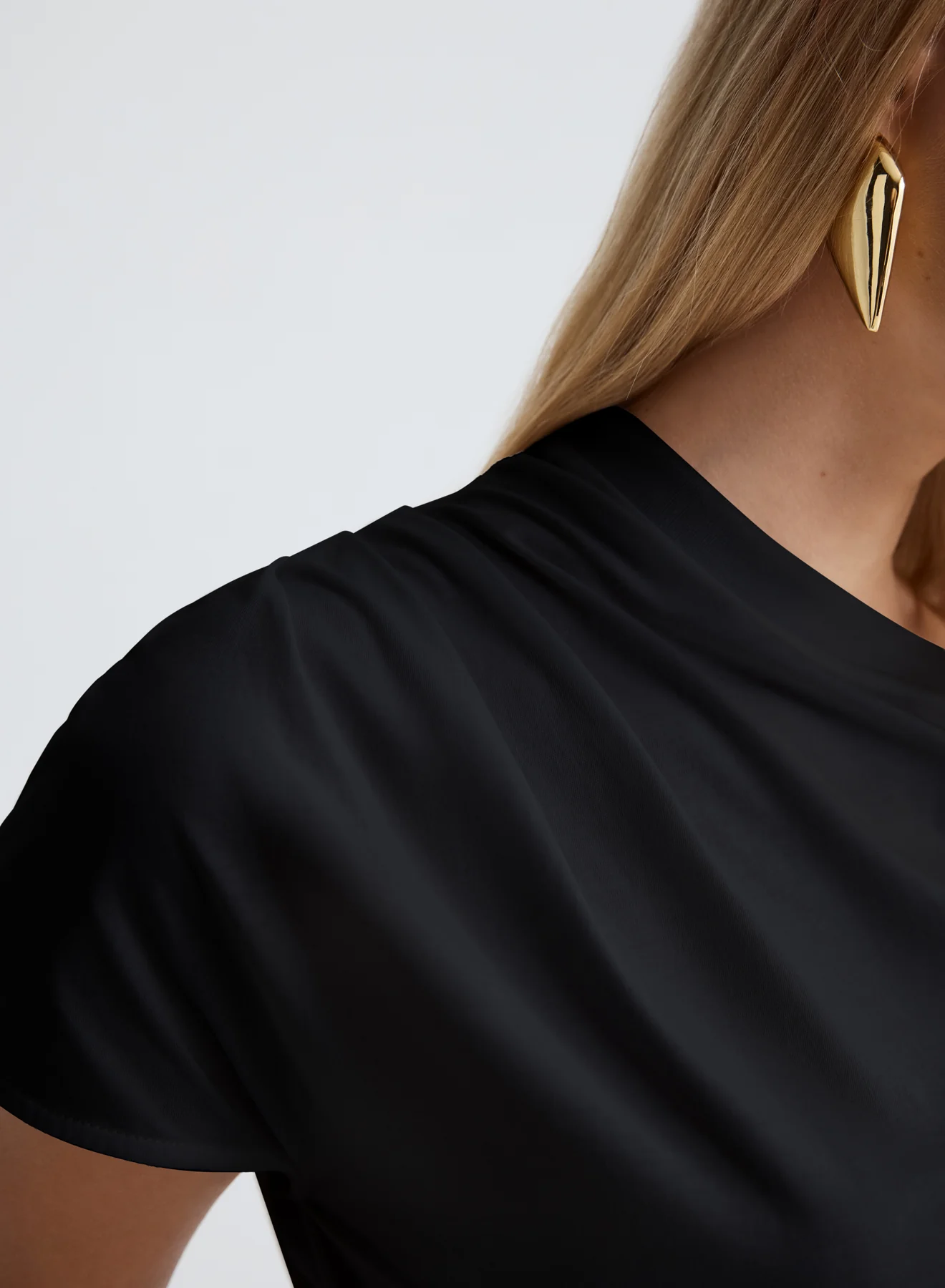 ASTRA T-SHIRT (BLACK) - Image 2