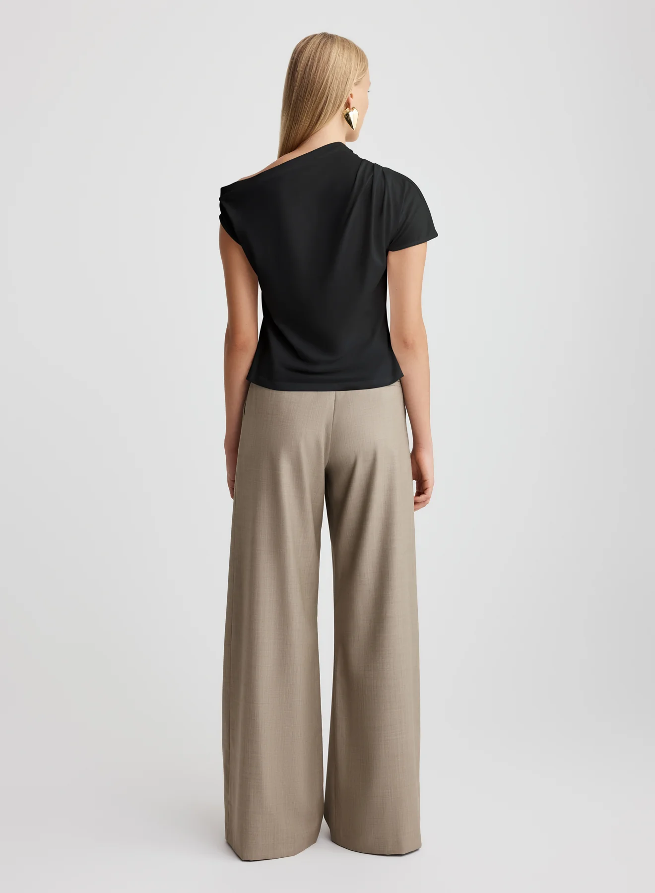 ASTRA T-SHIRT (BLACK) - Image 5